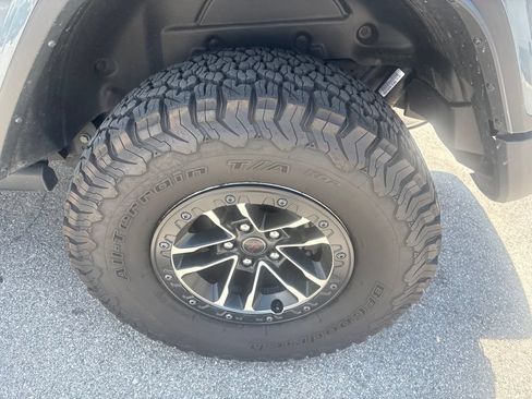 Used 2024 Jeep Wrangler Unlimited Rubicon AWD/4WD image 9