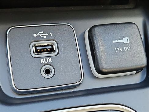 Used 2022 Jeep Cherokee Latitude Lux image 24