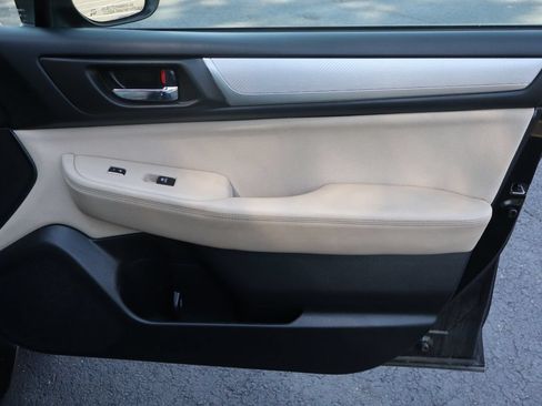 Used 2018 Subaru Outback 2.5i Premium AWD/4WD image 22