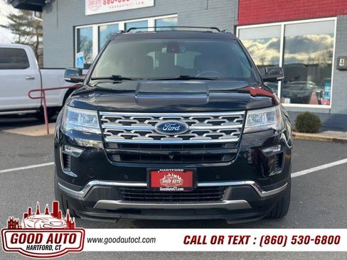 Used 2018 Ford Explorer Limited w/ Ford Safe & Smart Package image 2