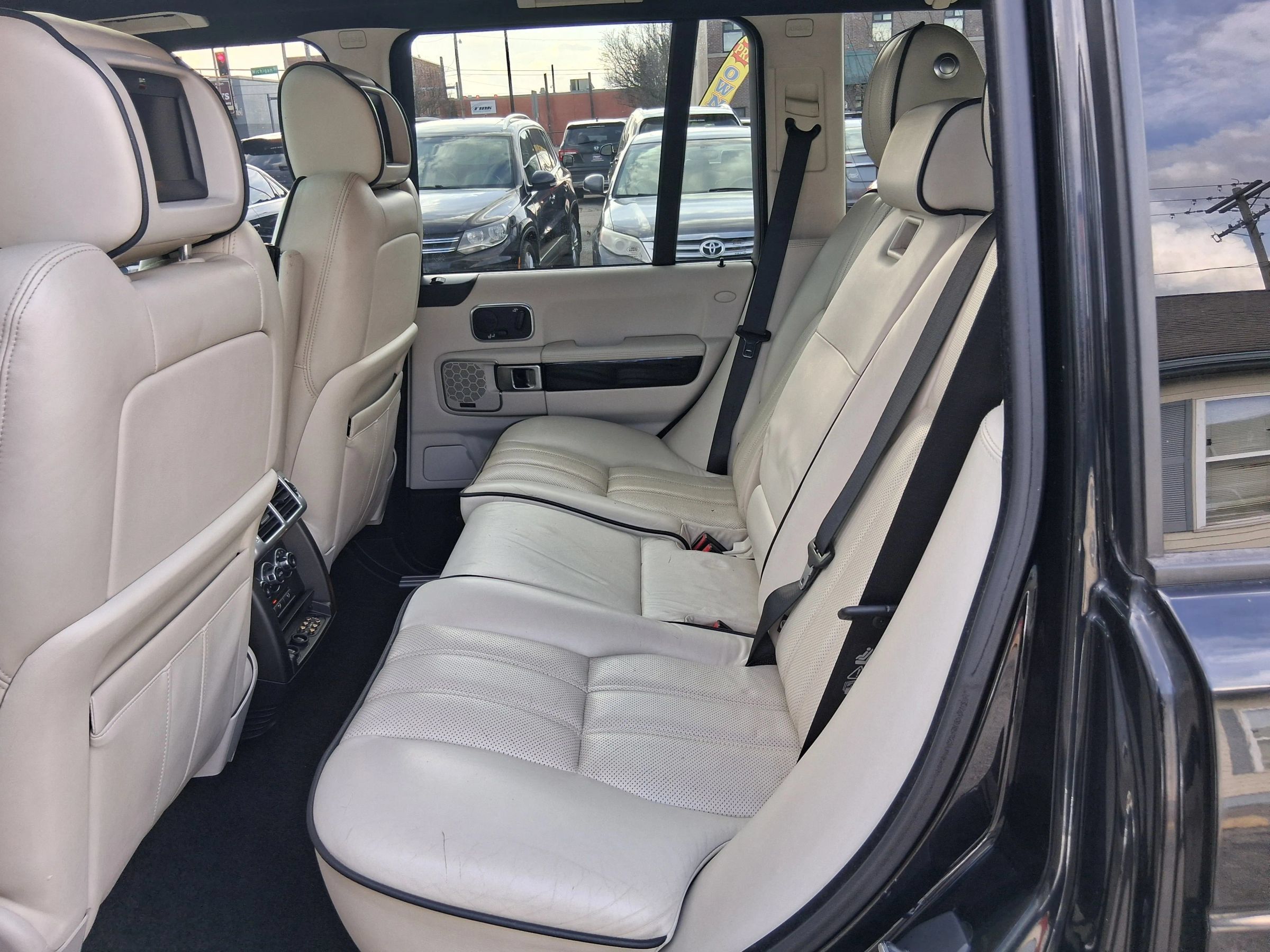 Used 2011 Land Rover Range Rover Supercharged AWD/4WD image 14