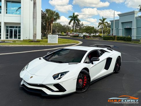 Used 2018 Lamborghini Aventador S image 9