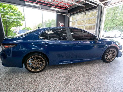 Used 2024 Toyota Camry SE FWD image 4
