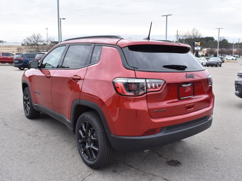 New 2026 Jeep Compass Latitude image 7