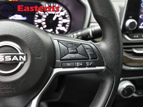 Used 2025 Nissan Altima 2.5 SV FWD image 16