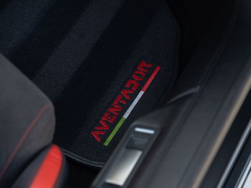 Used 2015 Lamborghini Aventador LP 700-4 image 46