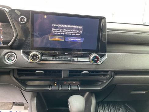 Used 2023 Chevrolet Colorado W/T RWD image 12