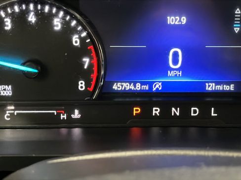 Used 2024 Ford Explorer XLT AWD/4WD image 10