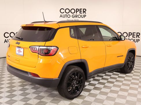 Used 2026 Jeep Compass Latitude AWD/4WD image 19