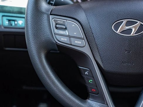 Used 2018 Hyundai Santa Fe SE AWD/4WD image 16