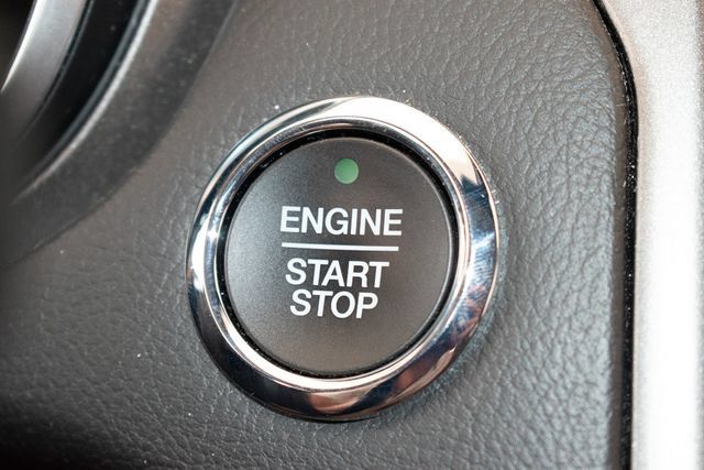 Used 2018 Ford Fusion SE w/ Fusion SE Technology Package FWD image 26