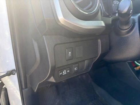 Used 2023 Toyota Tacoma SR5 AWD/4WD image 11