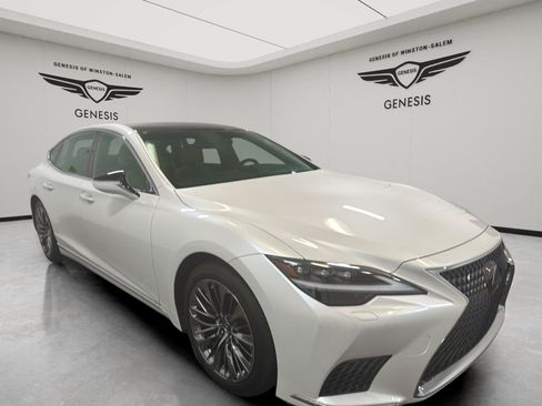 Used 2022 Lexus LS 500 AWD w/ Luxury Package image 7