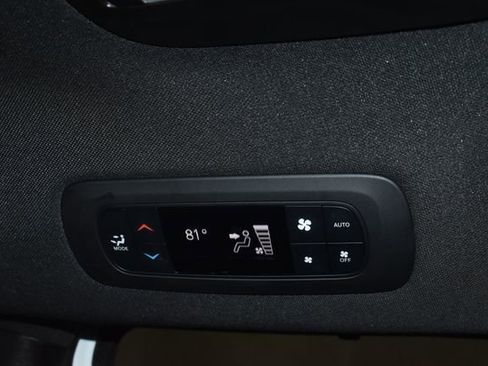 Certified 2025 Chrysler Pacifica Select image 32