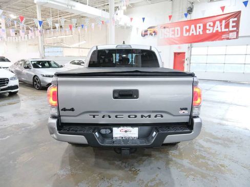 Used 2020 Toyota Tacoma TRD Sport image 9