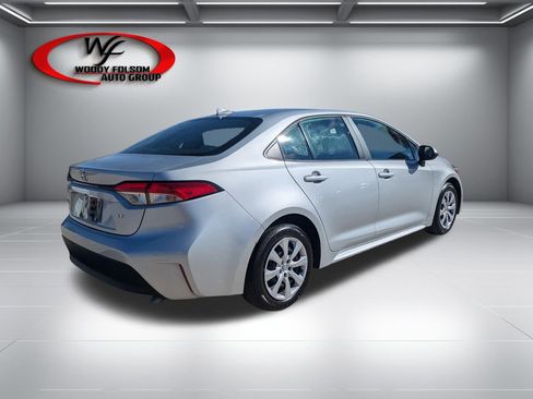 Used 2025 Toyota Corolla LE image 5