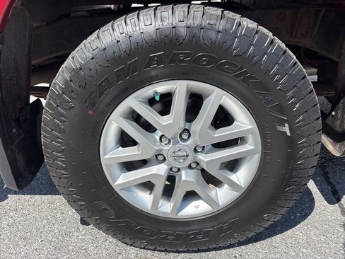 Used 2015 Nissan Frontier SV w/ SV Value Truck Package AWD/4WD image 21