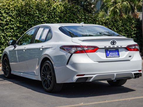 Used 2022 Toyota Camry SE w/ Carpet Mat Package (TMS) FWD image 4