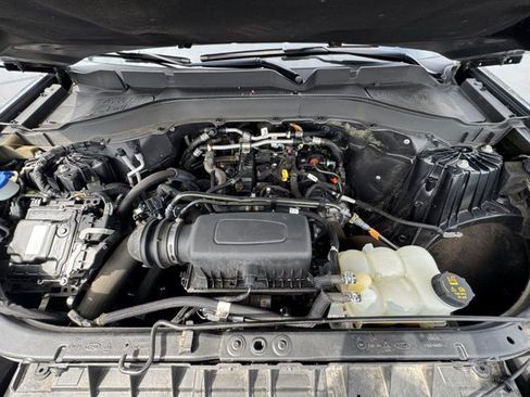 Used 2022 Ford Explorer XLT w/ Equipment Group 202A AWD/4WD image 30