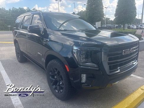 Used 2023 GMC Yukon AT4 w/ AT4 Premium Package AWD/4WD image 3