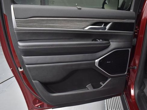 New 2023 Jeep Wagoneer L Series III w/ Premium Group I image 14