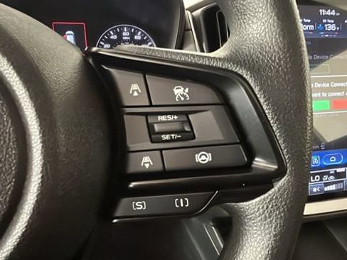 Used 2024 Subaru Crosstrek 2.0i Premium AWD/4WD image 16