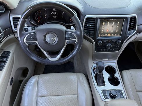 Used 2017 Jeep Grand Cherokee Overland image 12