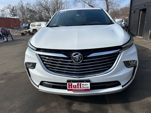 Used 2022 Buick Enclave Essence image 8