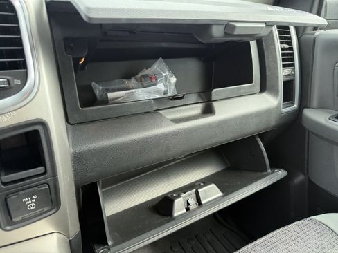 Used 2018 RAM 1500 Big Horn AWD/4WD image 32