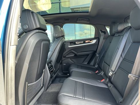 Certified 2024 Porsche Cayenne Coupe image 16