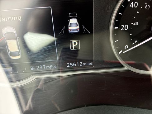 Used 2025 Nissan Versa SV FWD image 38