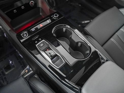 New 2027 Audi Q6 e-tron Premium Plus AWD/4WD image 18