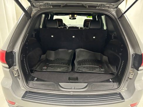 Used 2020 Jeep Grand Cherokee Altitude AWD/4WD image 11