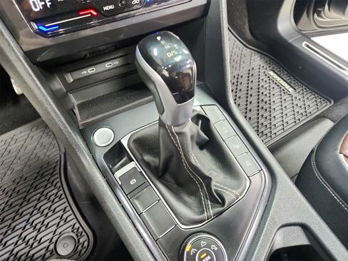 Used 2024 Volkswagen Tiguan SEL R-Line image 28