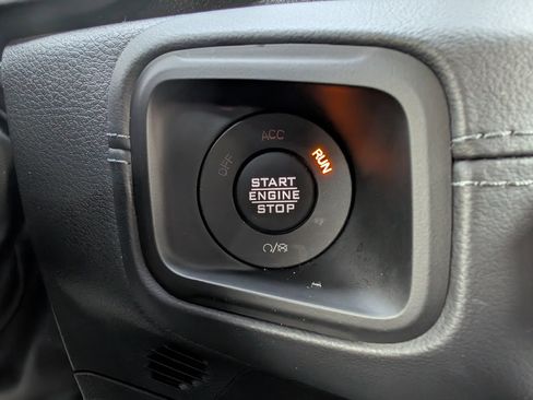 Used 2025 Jeep Wrangler Sahara AWD/4WD image 32