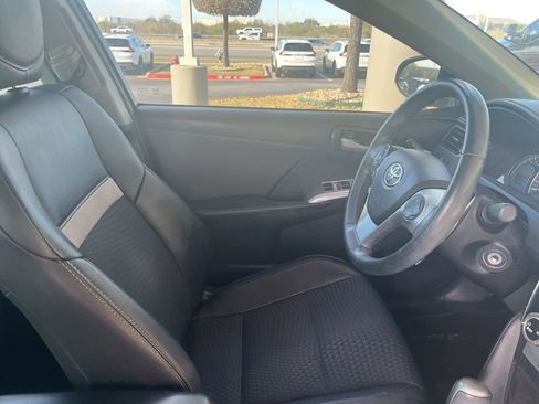 Used 2014 Toyota Camry SE image 9