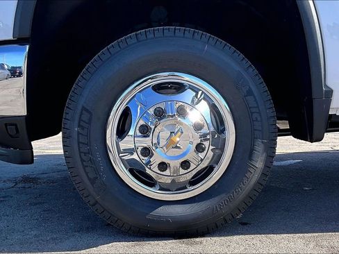 New 2026 Chevrolet Silverado 3500 LT image 11