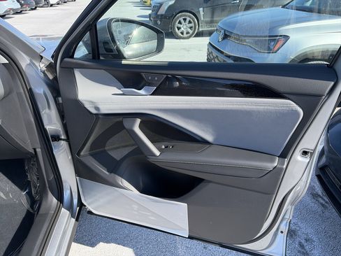 New 2026 Volkswagen Tiguan SE image 21