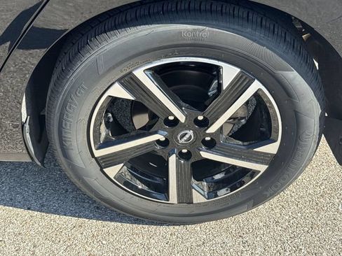 Used 2025 Nissan Sentra SV w/ All-Weather Package FWD image 31
