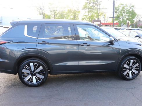 Used 2025 Mitsubishi Outlander SEL image 6