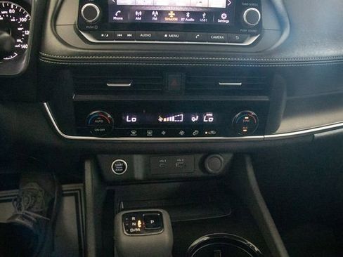 Used 2023 Nissan Rogue SV AWD/4WD image 32