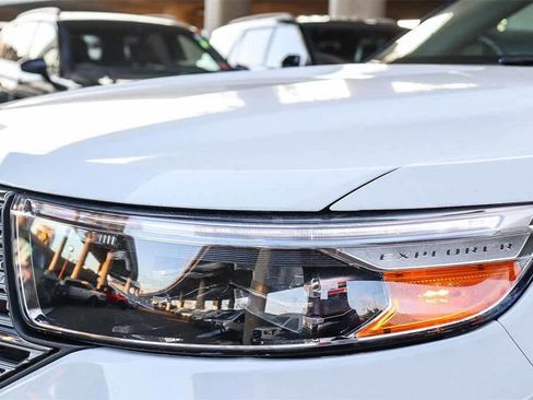 Used 2023 Ford Explorer Limited w/ Equipment Group 301A image 7