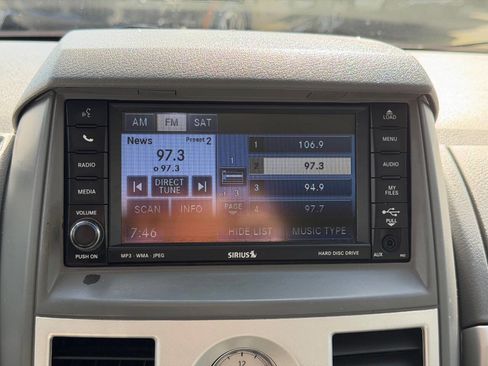 Used 2010 Chrysler Town & Country Touring w/ Entertainment Group #2 image 32