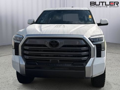 Used 2025 Toyota Tundra Limited AWD/4WD image 4