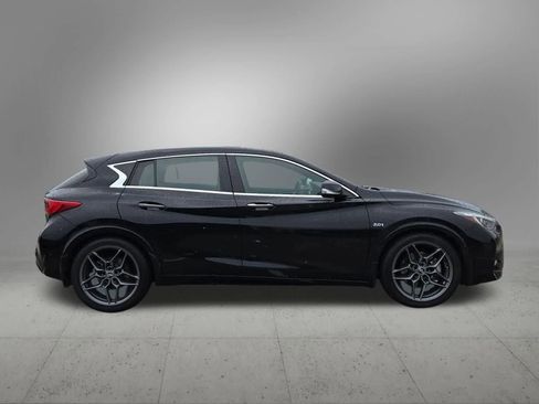 Used 2017 INFINITI QX30 Sport w/ Sport Leather Package FWD image 7
