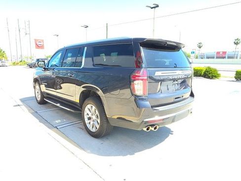Used 2023 Chevrolet Suburban Premier image 6