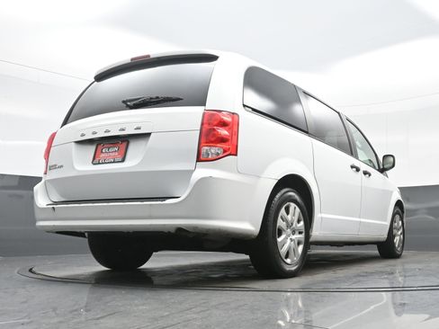Used 2019 Dodge Grand Caravan SE w/ UConnect Hands-Free Group image 27