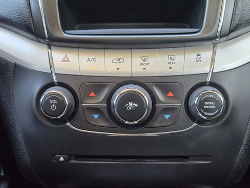 Used 2019 Dodge Journey SE w/ Connectivity Group FWD image 20