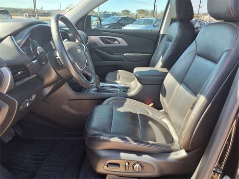 Used 2020 Chevrolet Traverse LT w/ Driver Confidence II Package image 6