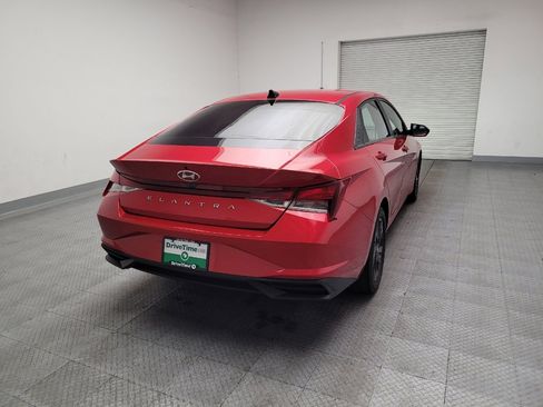 Used 2021 Hyundai Elantra SEL FWD image 7